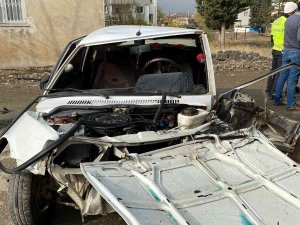 Polisten Kaçıp Kaza Yapan Sürücü Ehliyetsiz Çıktı