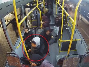 Bursa’da Halk Otobüsündeki Hırsızlık Anı Kameralarda