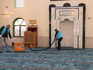 Toroslar’da İbadethaneler Temizleniyor