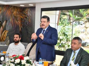 Başkan Genç, Ak Parti Ortahisar İ̇lçe Teşkilatıyla Bir Araya Geldi