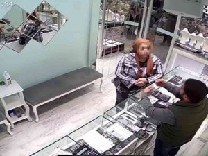 Kuyumculara Sahte Zincir Sattı, Tanınmamak İçin Her Kuyumcuya Başka Kılıkta Girdi