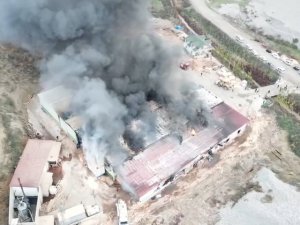 Amasya’da Kontrplak Fabrikasında Korkutan Yangın