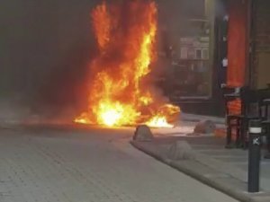 Kadıköy’de Seyir Halindeki Motosiklet Alev Topuna Döndü