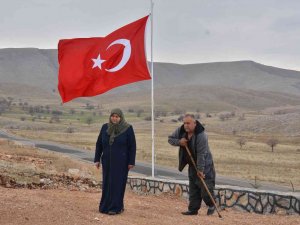31 Yıl Önce Şehit Edilen Siviller İçin Anıt Mezar Yapıldı