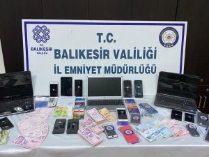 160 Kişiyi 1 Milyon Lira Dolandırdılar