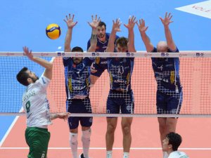 Axa Sigorta Kupa Voley: Arkas Spor: 3 - Bursa Büyükşehir Belediyespor: 1