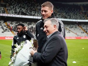 Beşiktaş, Dünya Kupası’nda Forma Giyen İsimlere Plaket Verdi