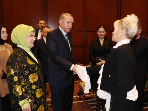 Cumhurbaşkanı Erdoğan: "Türkiye’ye Ve Türk Kültürüne Hizmet Eden, Katkı Sunan Herkesin Başımızın Üstünde Yeri Vardır"