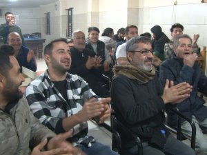 Şanlıurfalılar Takımlarına Türkülerle Destek Oldu