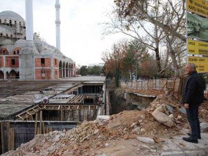 Suluova’da Trafiğe Nefes Aldıracak Otoparkın İnşası Sürüyor
