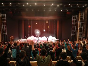 Yüzlerce Minik İlk Kez Tiyatro İzleme Fırsatı Buldu