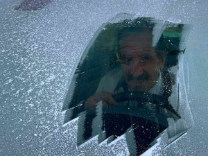 Erzincan’da Araç Camları Buz Tuttu