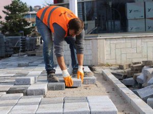 Millet Caddesi Kaldırıma Kavuşuyor