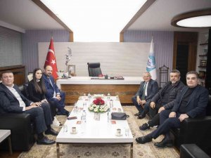 Başkan Büyükkılıç’a, Sevilen Sanatçı Bülent Serttaş’tan Ziyaret