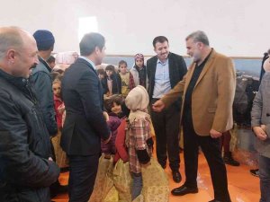 Dicle’de 3 Bin 500 Öğrenciye Kışlık Ayakkabı Ve Giysi Yardımı