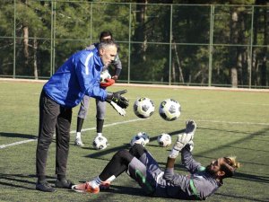 Yeşilçınarspor Kritik Maça 3 Puan Parolası İle Hazırlanıyor