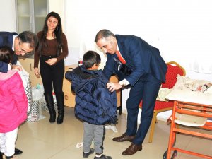 Vedaş’tan Minikleri Isıtan Hediyeler