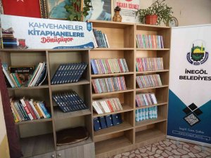 İ̇negöl’de Kahvehaneler Kitaphaneye Dönüşüyor