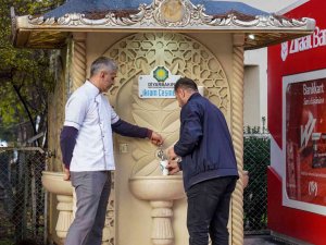 Diyarbakır’da ’İ̇kram Çeşmesi’nden Sıcak Çorba Akmaya Başladı