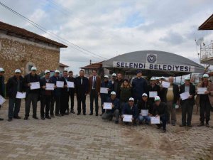 Erozyona Karşı Oluşturulan Badem Arazileri Vatandaşlara Emanet