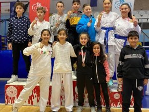 Manisa Bbsk Karate Takımı Sporcularından Büyük Başarı