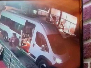 Pendik’te Sobaya Tiner Kutusunu Atan Genç Dehşeti Yaşadı: Alevler İçinde Dışarı Koşan Genci Vatandaşlar Kurtardı