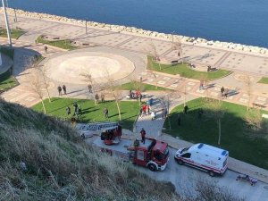 Genç Kız Uçurumdan Düşerek Yaralandı