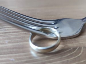 Düşürülen Alyans Yüzüğün Sahibi Aranıyor