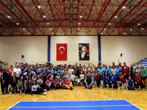 Adü Bölgesel Voleybol Turnuvası’nda Ödülleri Topladı