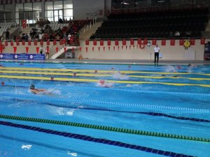 Kulaçları Bölge Şampiyonasına Katılmak İçin Attılar