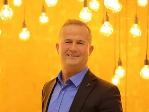 Gönenli Yazar Salim Nizam’a Yılın Roman Ödülü