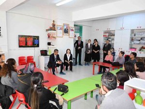 Denizli’de Veliler Aile Okulu Eğitimleriyle Destekleniyor