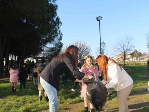 Öğrenciler Çevre Temizliği Yaptı