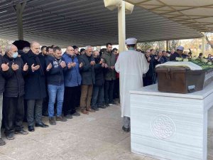 25 Yaşında Lösemiden Ölen Kumsal’a Gözü Yaşlı Veda