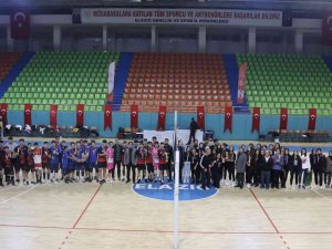 Elazığ’da Gençler Voleybol Müsabakaları Sona Erdi