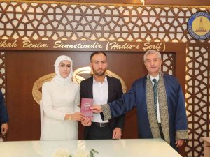 Tahmazoğlu’ndan Nikahı Kıyılan Çifte Sürpriz