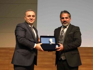Kgc Başkanı Metin Kösedağ, Erü’de Konferans Verdi