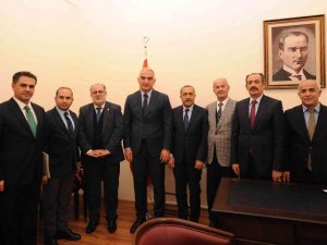 Van Milletvekilleri Turistik Van Gölü Ekspresi İçin Bakan Ersoy’la Görüştü