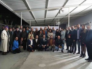 Tarsus Şehir Tiyatrosu, ’Çirkin’ Oyununun Galasını Gerçekleştirdi