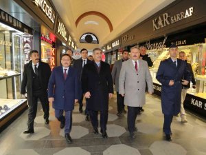 Azerbaycan Savunma Bakanı Ve Vali Çiçek’ten Esnaf Ziyareti