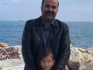 Minibüsün Altında Kalan Öğretmen Hayatını Kaybetti