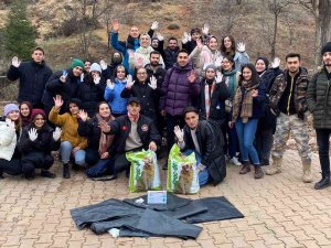 Duyarlı Gençler, Geri Dönüşüm İçin Atık Malzeme Topladı