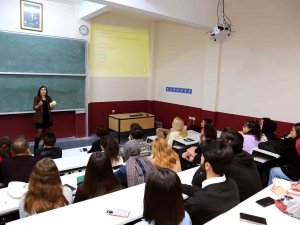 Adü’de ’Anla-anlat-tartış Seminerleri’ Devam Ediyor