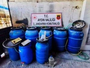 Jandarma Yılbaşı Öncesi 5 Bin 805 Litre Kaçak Alkol Ele Geçirildi