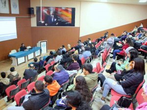 Üniversitede “Büyük Selçuklu Ordusunda Sefer Esnasında İ̇badet” Konferansı