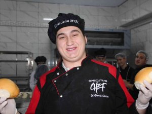 Bu Öğrenciler Günlük 10 Bin Ekmek Üretmeyi Hedefliyor