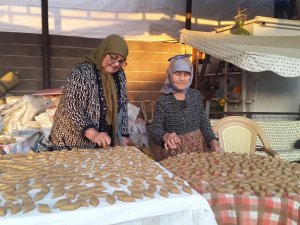 Sarıgöl’de Üzüm Mamulleri Revaçta