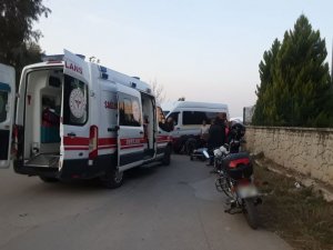 Servis Minibüsü İle Çarpışan Motosikletin Sürücüsü Hayatını Kaybetti