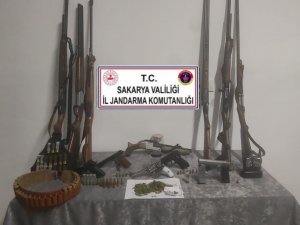 6 Tabanca, 4 Tüfek İle Yakalanarak Gözaltına Alındı