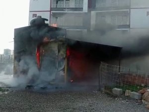 Siirt’te Bekçi Kulübesinde Çıkan Yangın İtfaiye Ekiplerince Söndürüldü